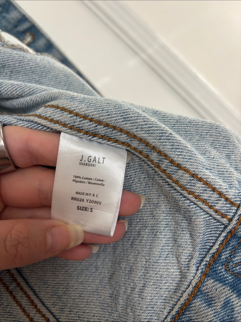 Brandy Melville Light Blue Denim Jacket with Dark Navy Collar - Picture 2 of 2